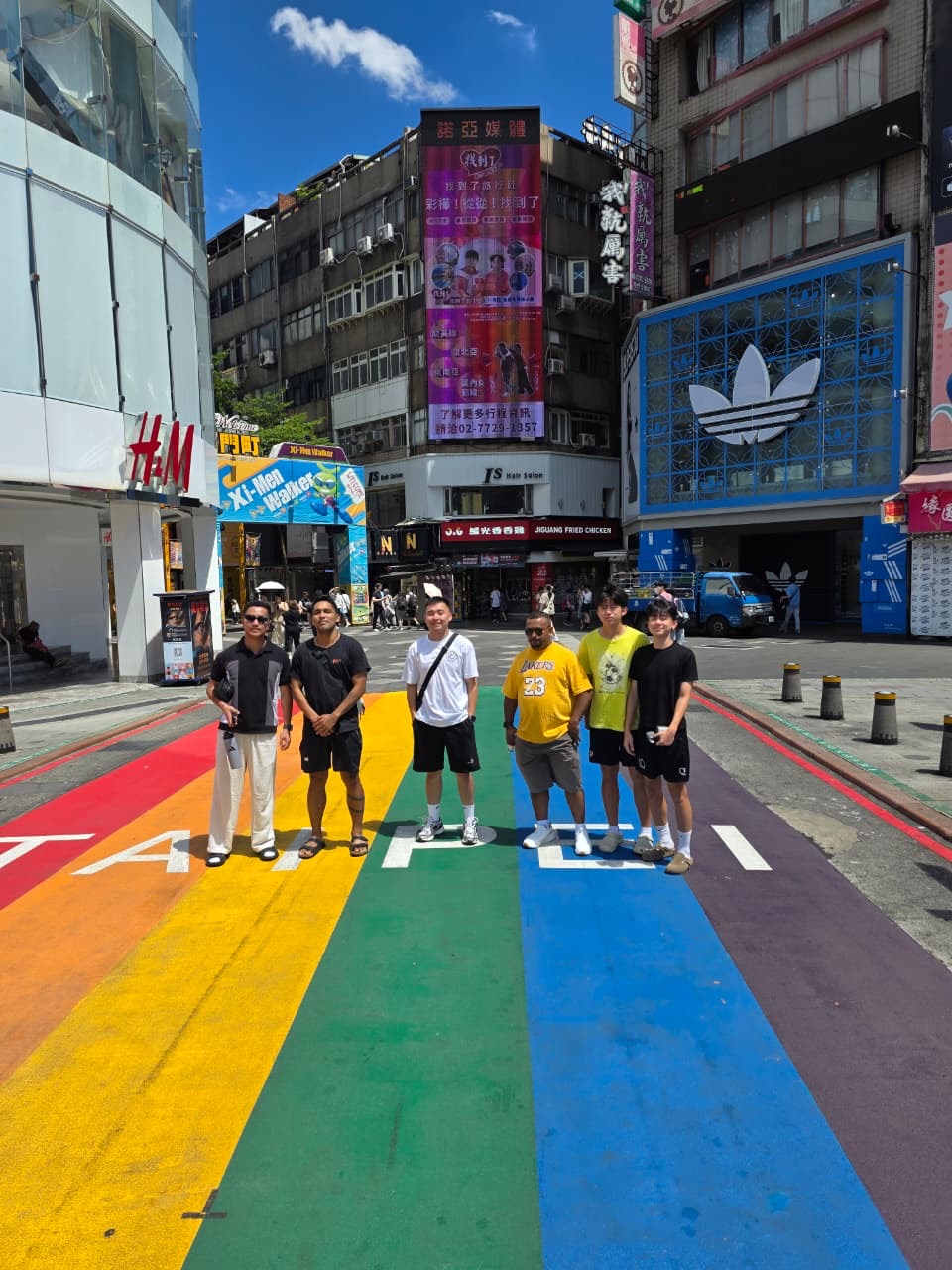 Rainbow crossing, Ximending